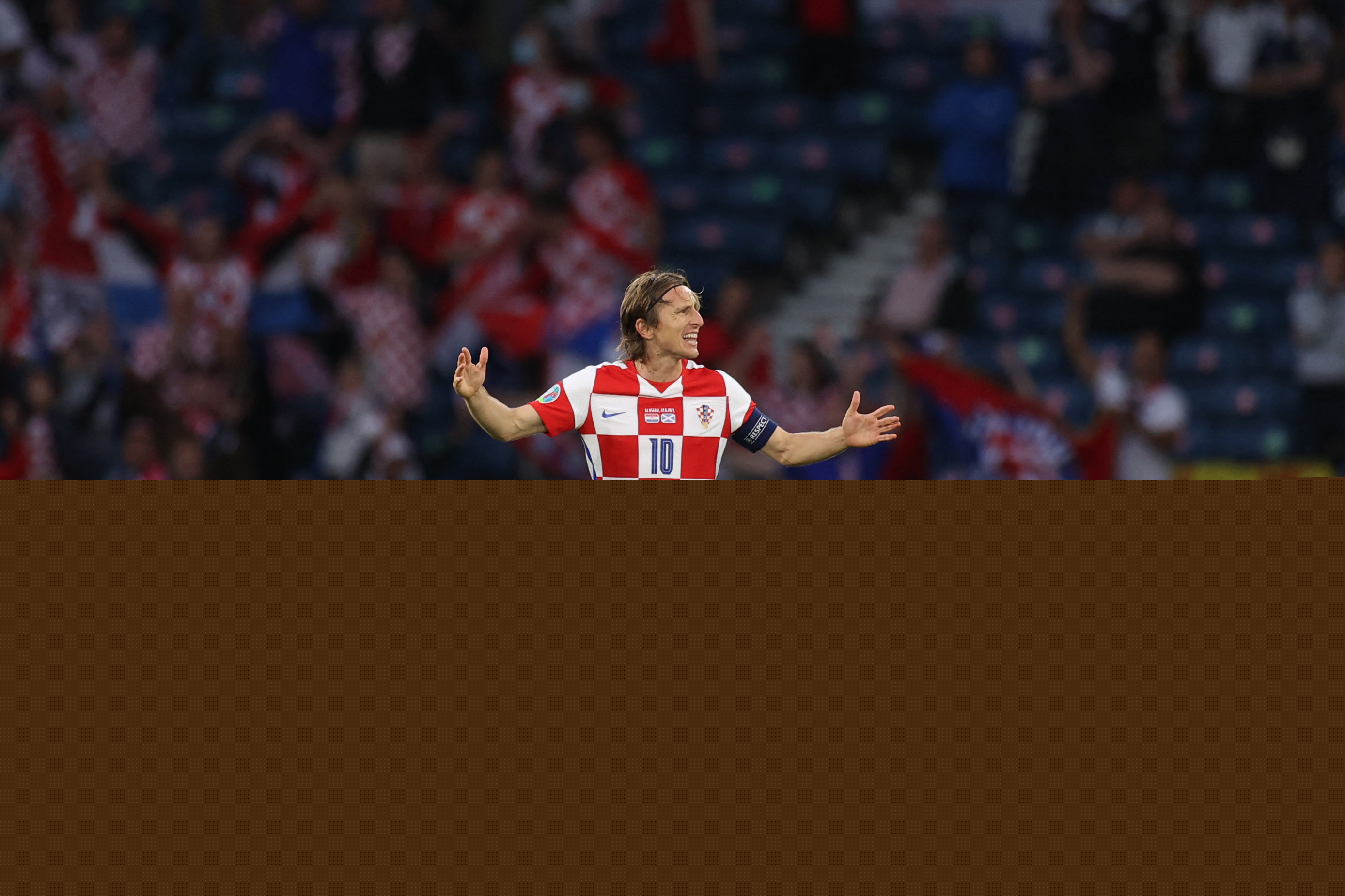 亚冠生死战还没开打，海港却先迎来两个坏消息，客场取胜柔佛新山悬了